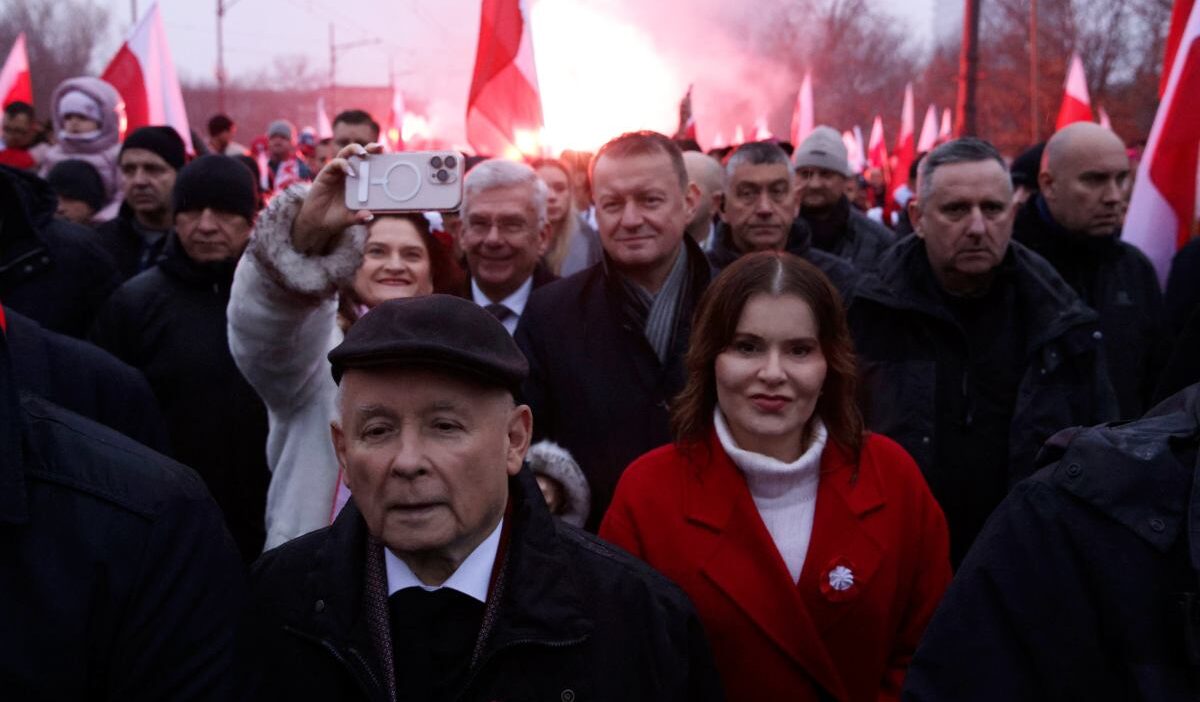 Kurski kaczynski nin yuruyuse katilmasini savunuyor hic kimse kutlanacak daha buyuk bir unvana sahip degildir 22595