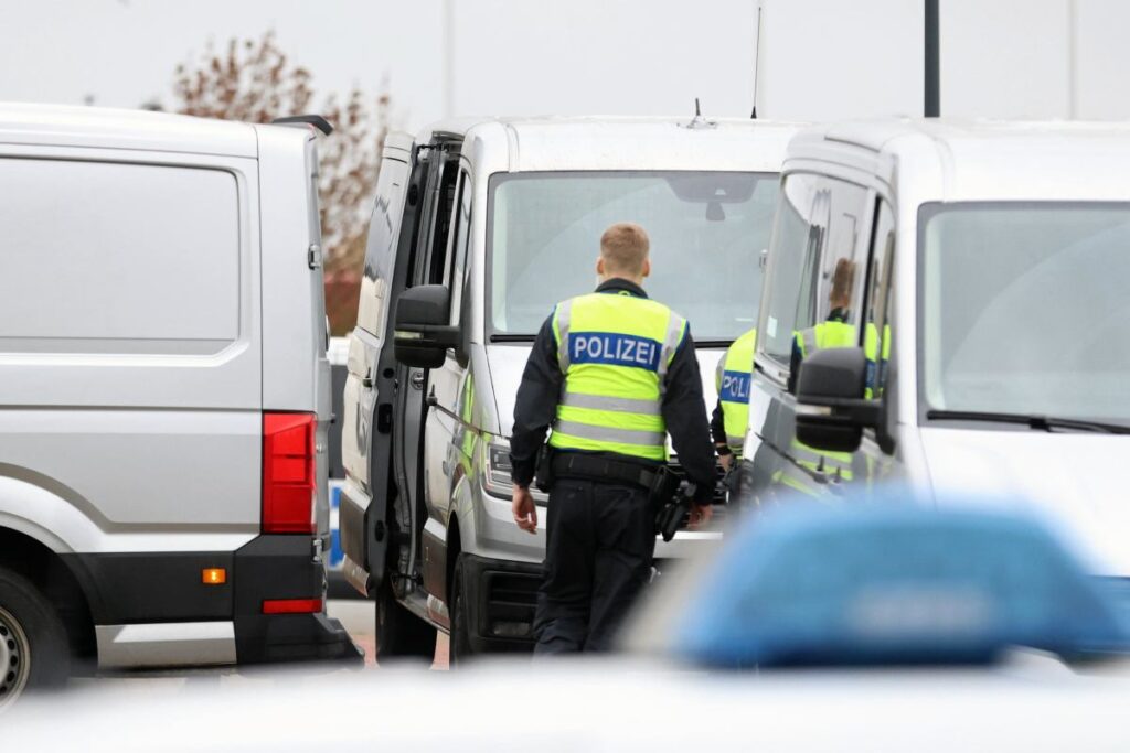 kuzey akim i havaya ucurmak bir i talyan mahkemesi serhiy k hakkinda karar aldi 24291