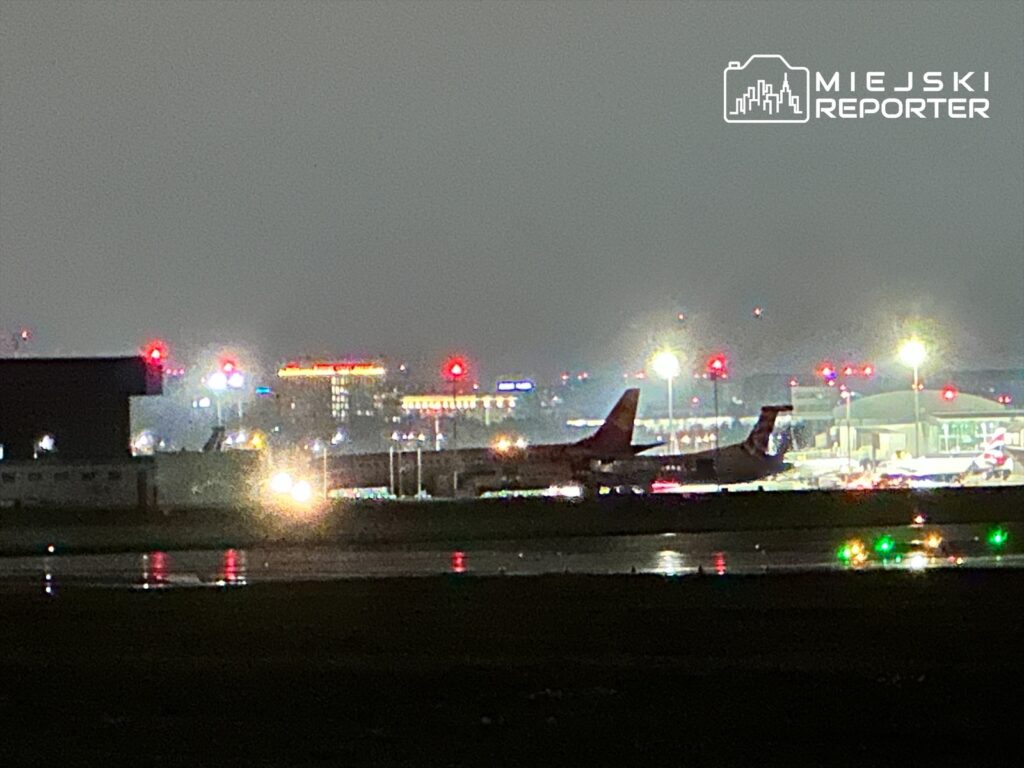 lot un i stanbul ucusunun dumanli oldugu bildirildi chopin havalimani nda hizmet aksiyonu 24797