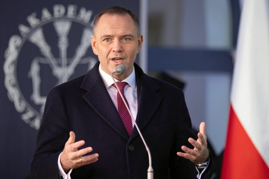 macar medyasi nawrocki nin kararinin ardindan sokta skandal 26698