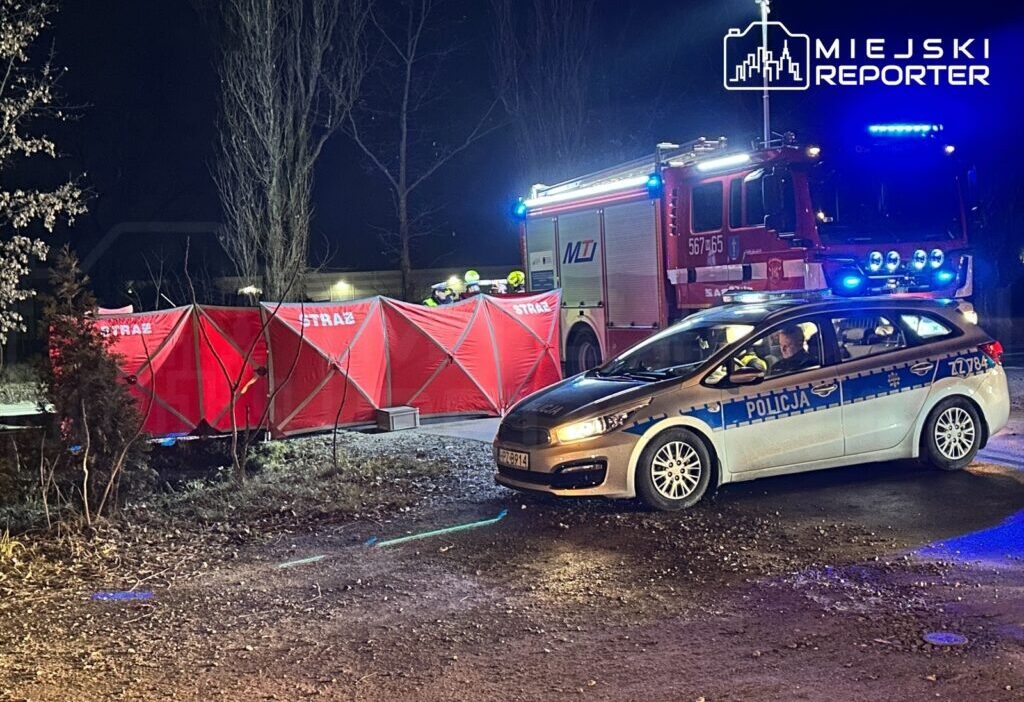 Mazovia da trajedi yolun kenarinda bir scooter ve yaninda bir hendekte olu bir adam yatiyordu 22203