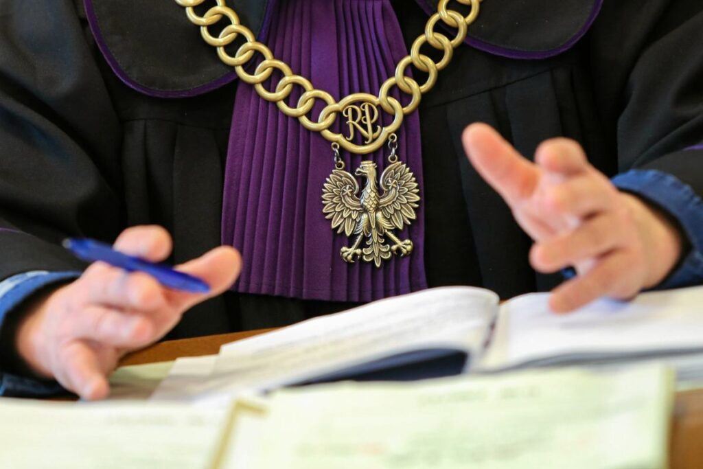 medya yargic polis tarafindan gozaltina alindi binde 1 5 ten fazla alkol tespit edildi 21408