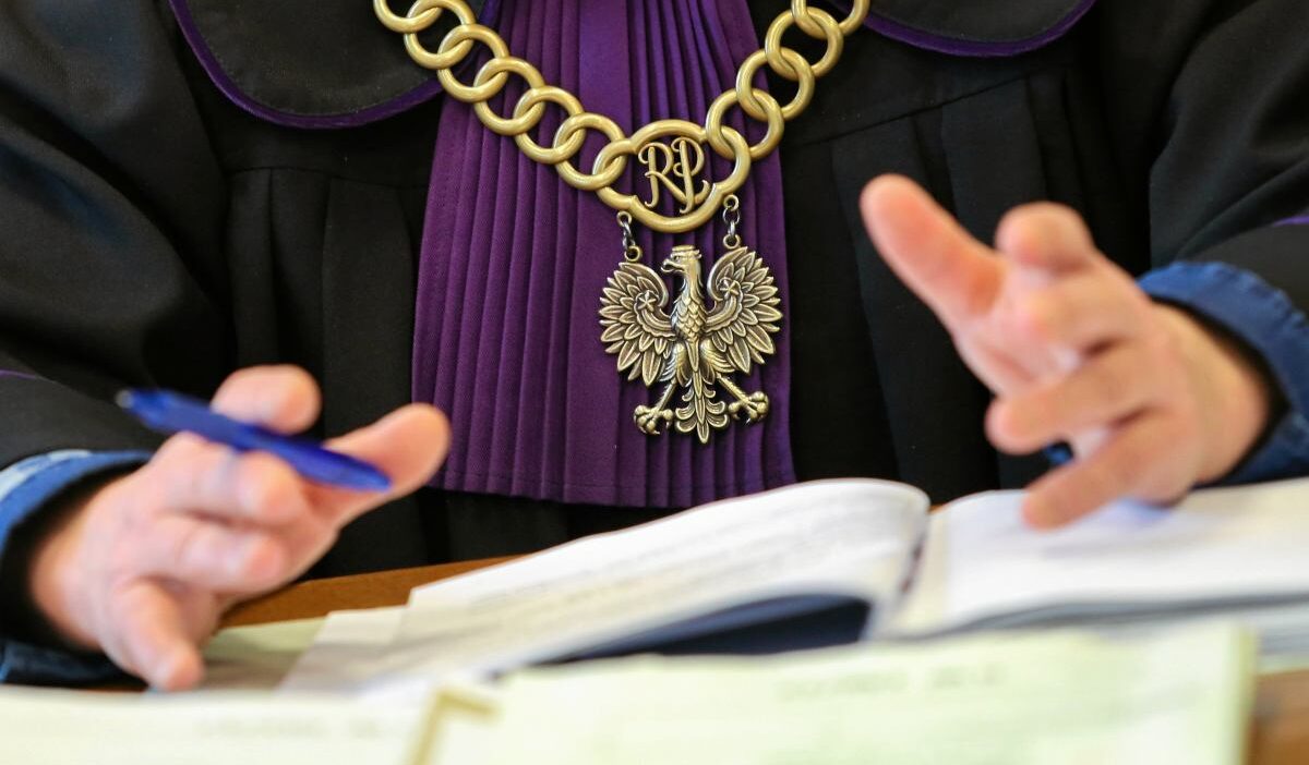 Medya yargic polis tarafindan gozaltina alindi binde 1 5 ten fazla alkol tespit edildi 21408