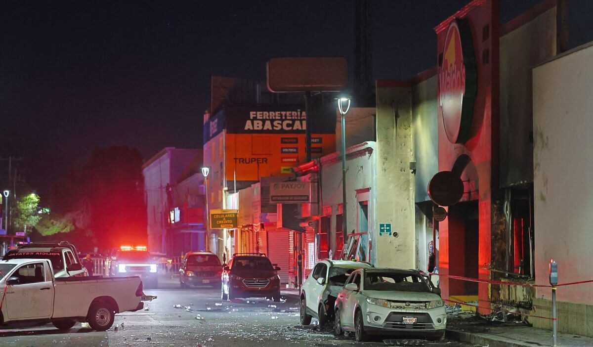 Meksika'da büyük bir dükkan yangını. Çok sayıda ölü var 1 Meksika da buyuk bir dukkan yangini cok sayida olu var 20715