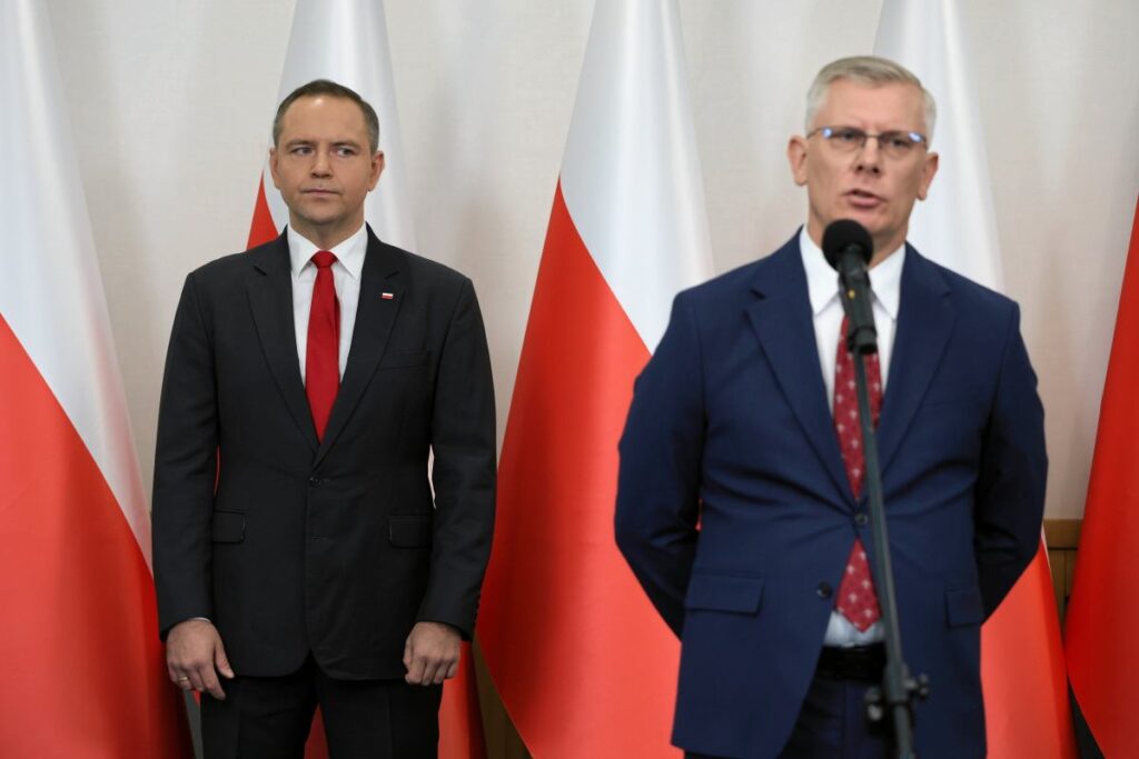 memur atamalarinda imzasi yok kararin arkasinda onun olmasi gerekiyor kibritlerle biraz egleniyorsunuz 22443