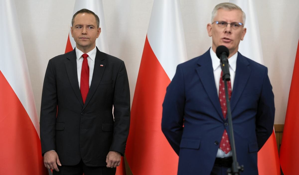 Memur atamalarinda imzasi yok kararin arkasinda onun olmasi gerekiyor kibritlerle biraz egleniyorsunuz 22443