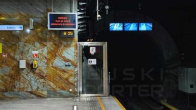 Metrodaki bir endustriyel boruda teknik ariza birkac istasyon bosaltildi ve kapatildi 24843