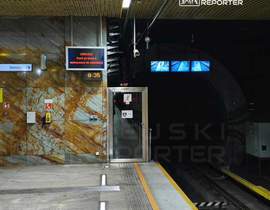 Metrodaki bir endustriyel boruda teknik ariza birkac istasyon bosaltildi ve kapatildi 24843