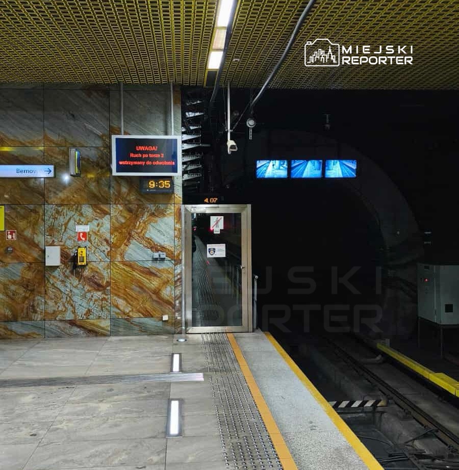 metrodaki bir endustriyel boruda teknik ariza birkac istasyon bosaltildi ve kapatildi 24843