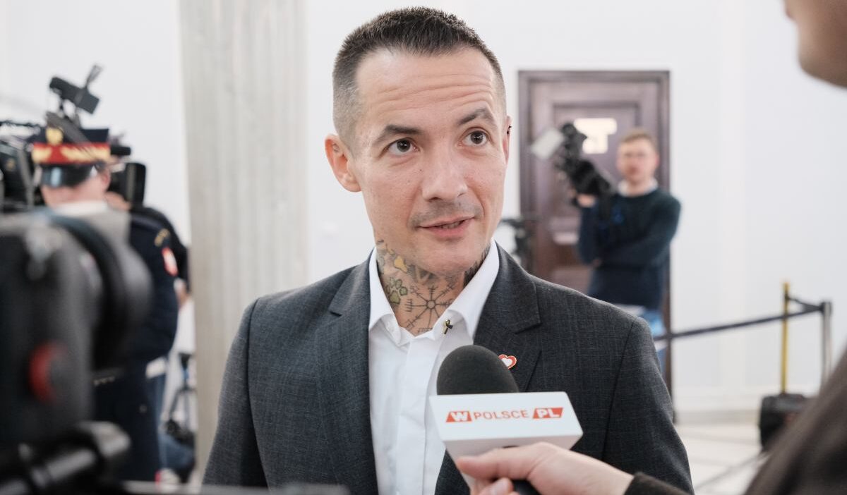 Milletvekili sivil koalisyon kulubunden ayrildi bu bir tur serbest birakmadir 21447