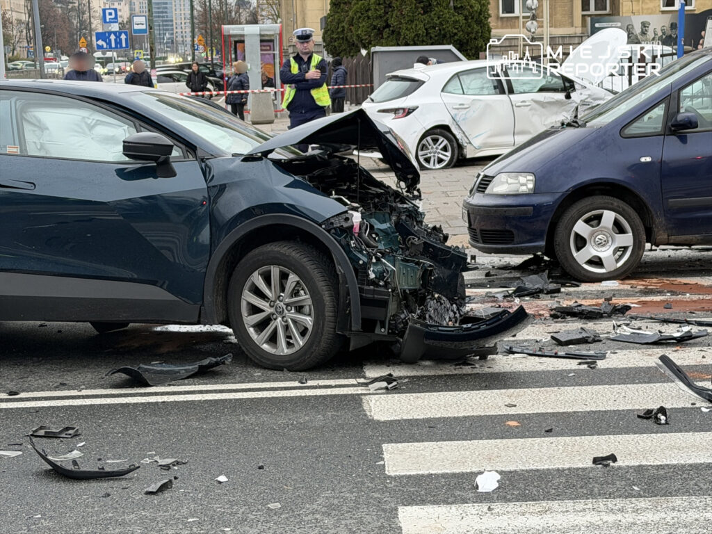 mokotow da ciddi kaza ehliyetine el konulan surucu bes aracin carpismasina neden oldu 23759
