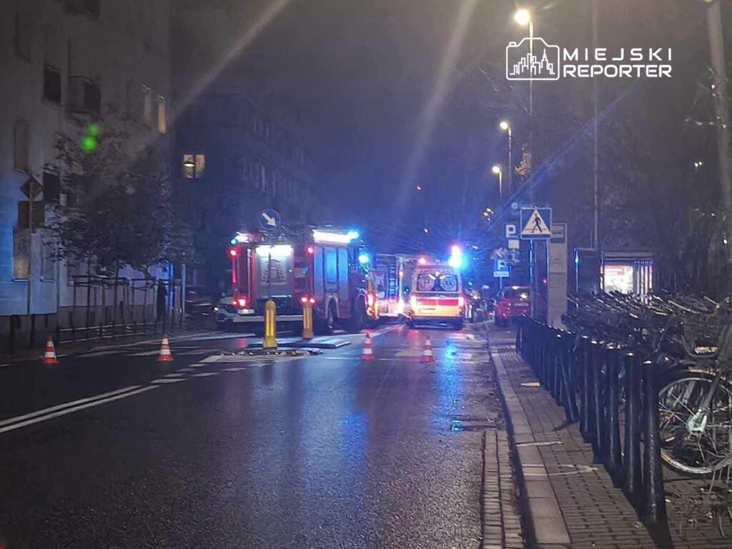 mokotow da kaza uc aracin carpismasinin ardindan cadde trafige kapandi 20751