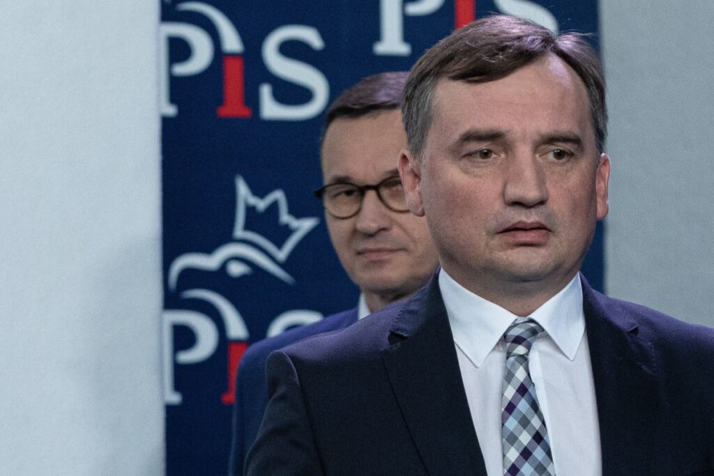 morawiecki ziobra konusunda meseleyi bicak sirtinda bir noktaya getirmistir kurski de tokatlandi 24052