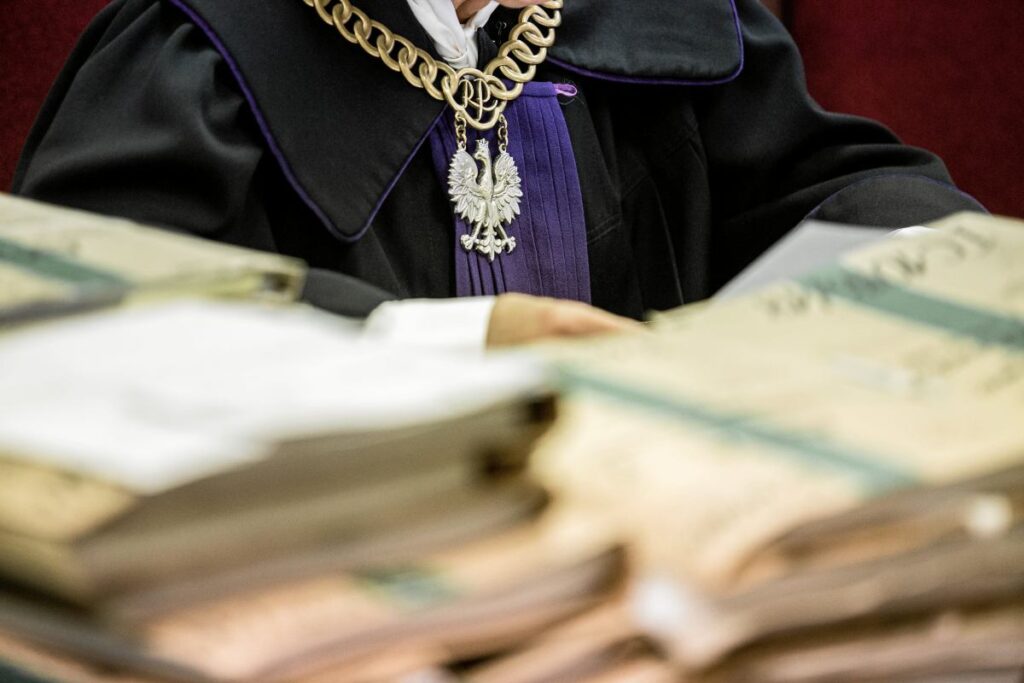 murowana go lina nin eski belediye baskani resit olmayan bir kisiyi istismar etmekten suclu bulundu cezada bir degisiklik var 21161