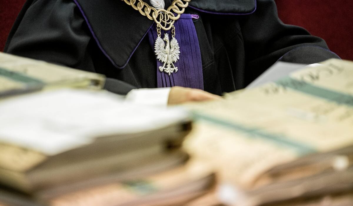 Murowana go lina nin eski belediye baskani resit olmayan bir kisiyi istismar etmekten suclu bulundu cezada bir degisiklik var 21161