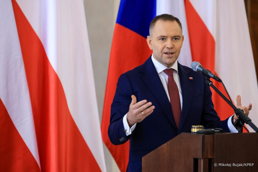 nawrocki nin prag daki konusmasinin ardindan arbede cikti hukumet baskani azarliyor yeryuzune inmeye deger 25550