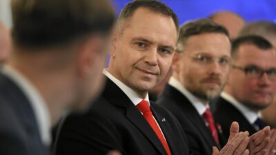 Nawrocki zurek e cevap veriyor simdiden yavas yavas kuyrugunu yemeye basladi 22914