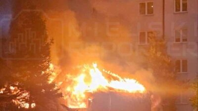 Ochota'da bir çöp kulübesinde yangın. Beş itfaiye ekibi yangınla mücadele ediyordu 4 Ochota da bir cop kulubesinde yangin bes itfaiye ekibi yanginla mucadele ediyordu 26463