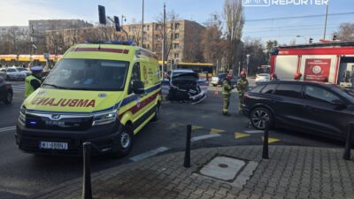 Ochota da carpisma hasta tasiyan bir ambulans audi marka bir aracla carpisti 22966