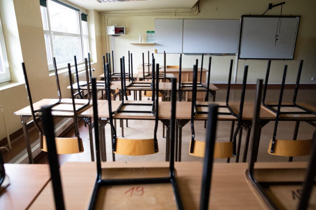 ogretmen tuberkuloz hastasiydi aylardir virus bulastiriyor olabilir sanepid yuzlerce insani kontrol ediyor 25654