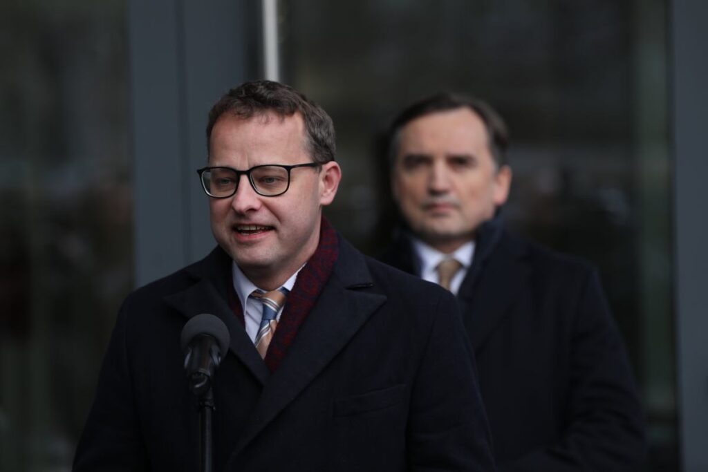 olejnik te catisma surgundeki hukuk ve adalet kulubu ve sejm deki pzpr yeniden yapilanma grubu 24599