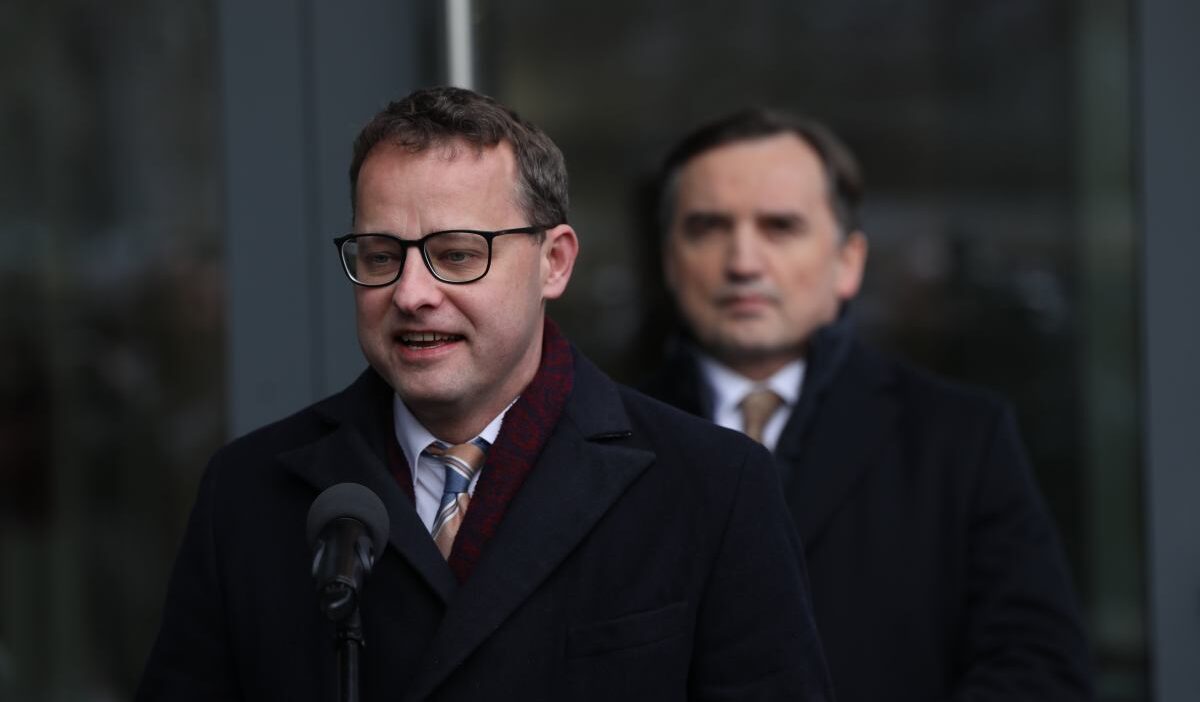 Olejnik'te çatışma. "sürgündeki hukuk ve adalet kulübü" ve "sejm'deki pzpr yeniden yapılanma grubu". 1 Olejnik te catisma surgundeki hukuk ve adalet kulubu ve sejm deki pzpr yeniden yapilanma grubu 24599