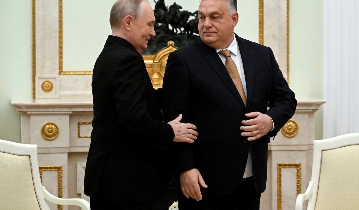 Orban in putin ile gorusmesi sirasinda bir aksilik yasandi birbirlerine koz verdiler 26333