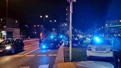 Otwock ve baskent emniyet mudurlugu nden polis memurlarinin ortak uygulamasi polonya genelinde araba caldigindan suphelenilen sekiz kisi gozaltina alindi 24358