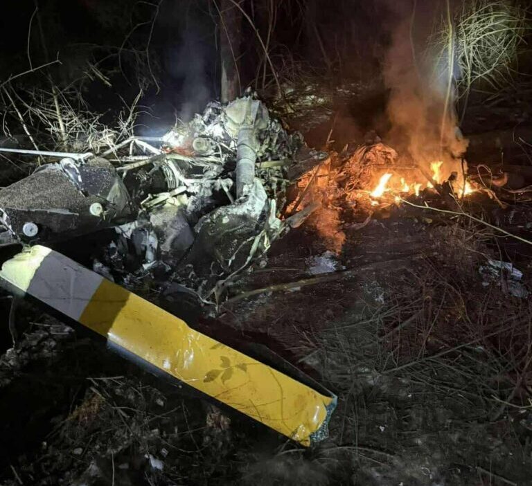 Ozel helikopter kazasi makine yere carptiktan sonra alev aldi i ki kisi hayatini kaybetti 26502