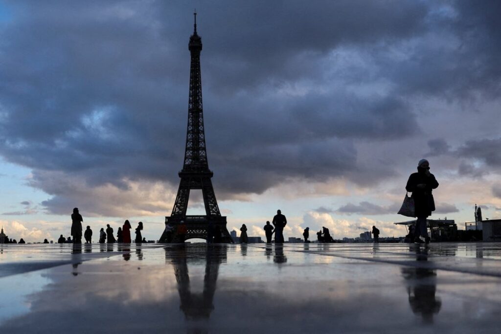 paris te elektrik kesintisi elektrik kesintisi 55 000 evi etkiledi 24346