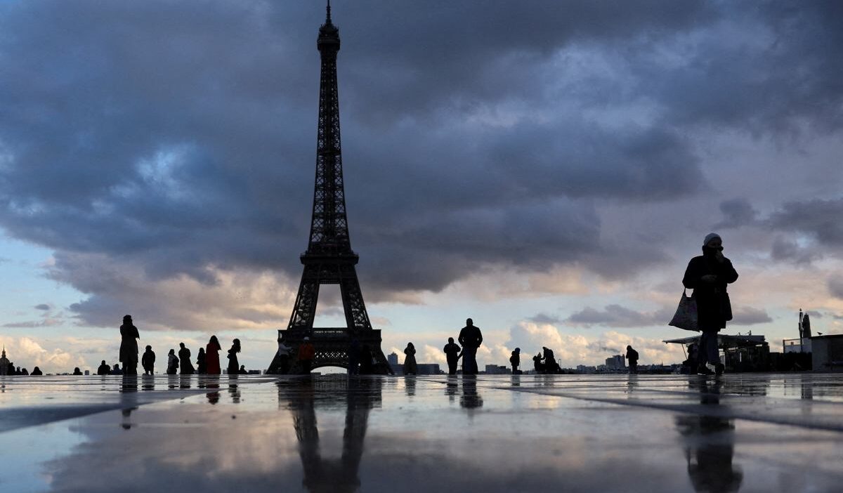 Paris te elektrik kesintisi elektrik kesintisi 55 000 evi etkiledi 24346