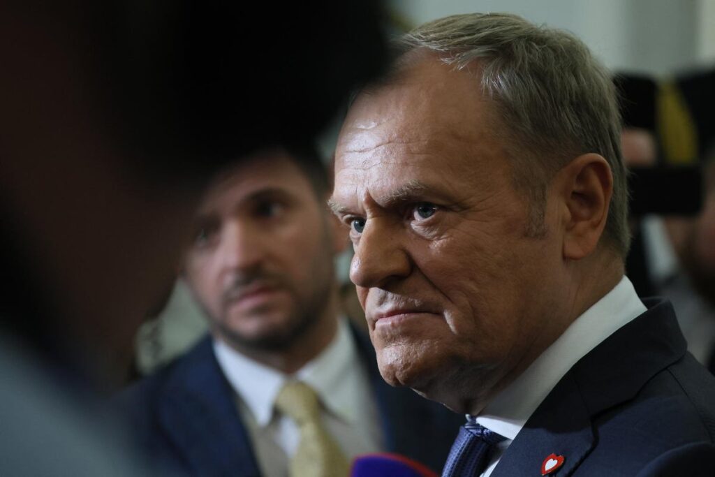 pe czy ska na cz basbakan yardimcisi mi bu ko da yaziyor donald in ona deger vermedigi izlenimini edindim 24148