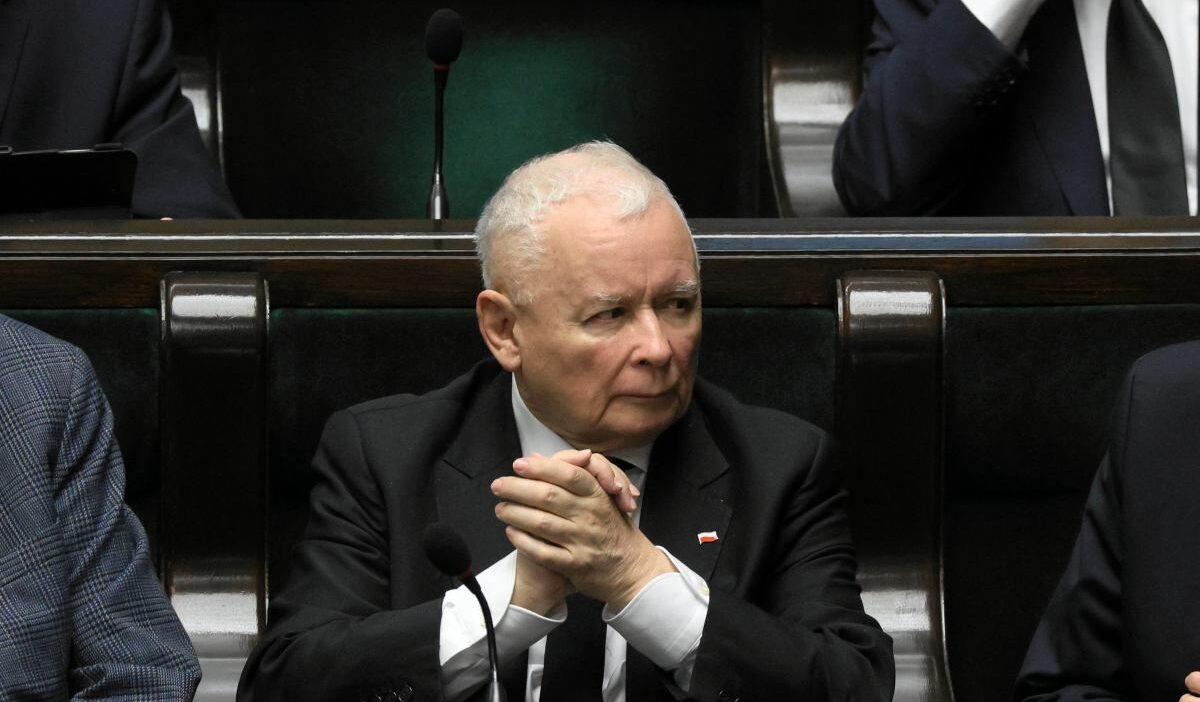 Pis ten sasirtici hamle kaczynski ziobra oylamasi oncesinde hukumete yuklendi toplanti kampanyasi istiyorlar 21886