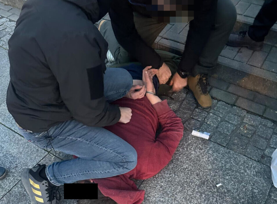 Polis memurlarindan hizli aksiyon iki kisi cinayetten tutuklandi 24003