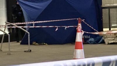 Polis mudahalesinin trajik sonu bir adam vurularak olduruldu bir kadin oldu i ki polis memuru ve bir itfaiyeci yaralandi 24402