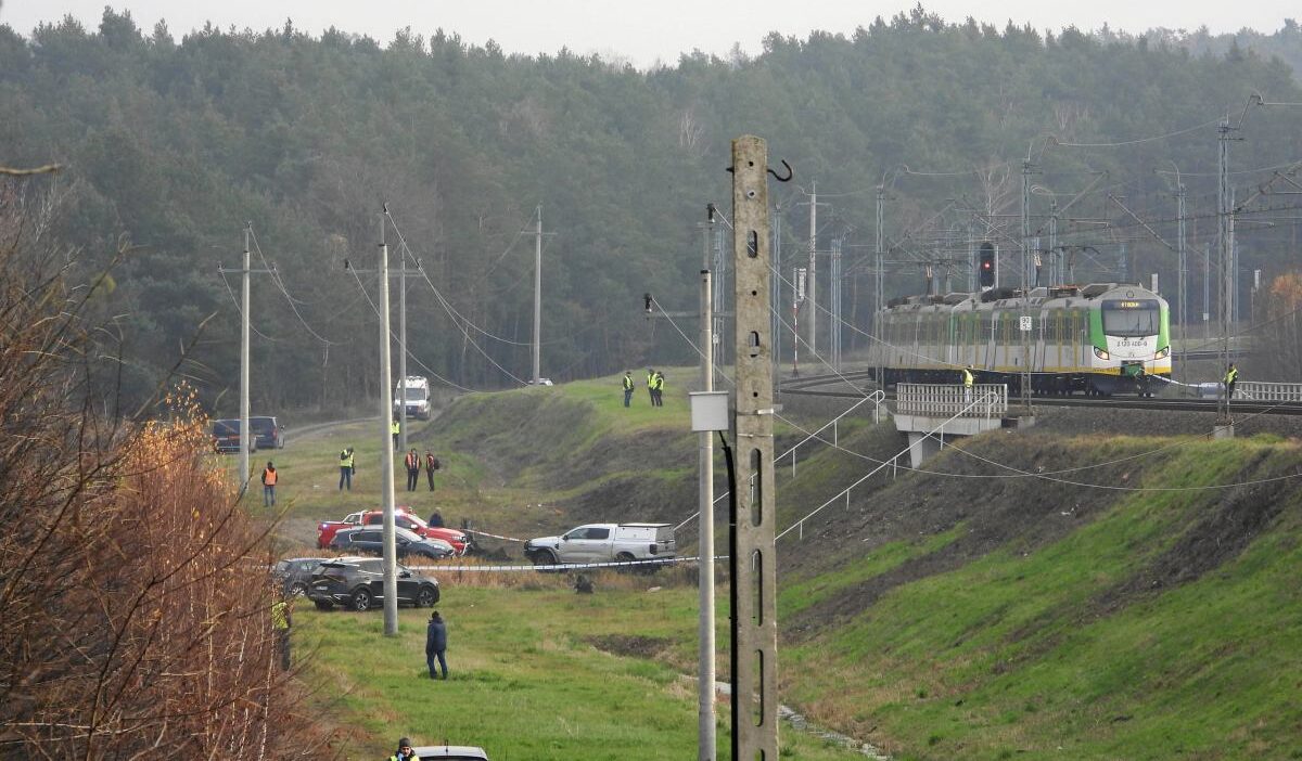 Polonya da dikkat dagitici eylemler polis gece boyunca neler yasandigini acikladi endise yaratacak bir sey yok 24282