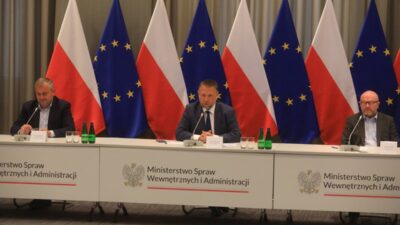 Polonya da saptirma eylemleri i cisleri ve i dare bakanligi bir teblig yayinladi nasil tepki verilmeli kime haber verilmeli 23934