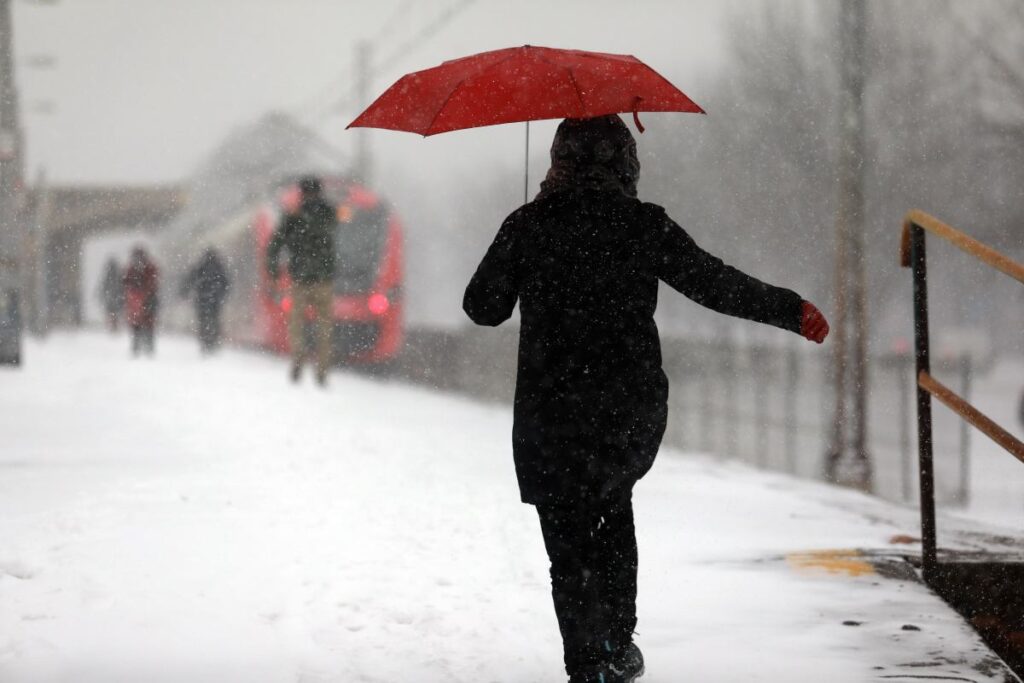 polonya da yogun kar yagmur ve buzlanma kosullari imgw hava durumu uyarilari yayinladi 23651