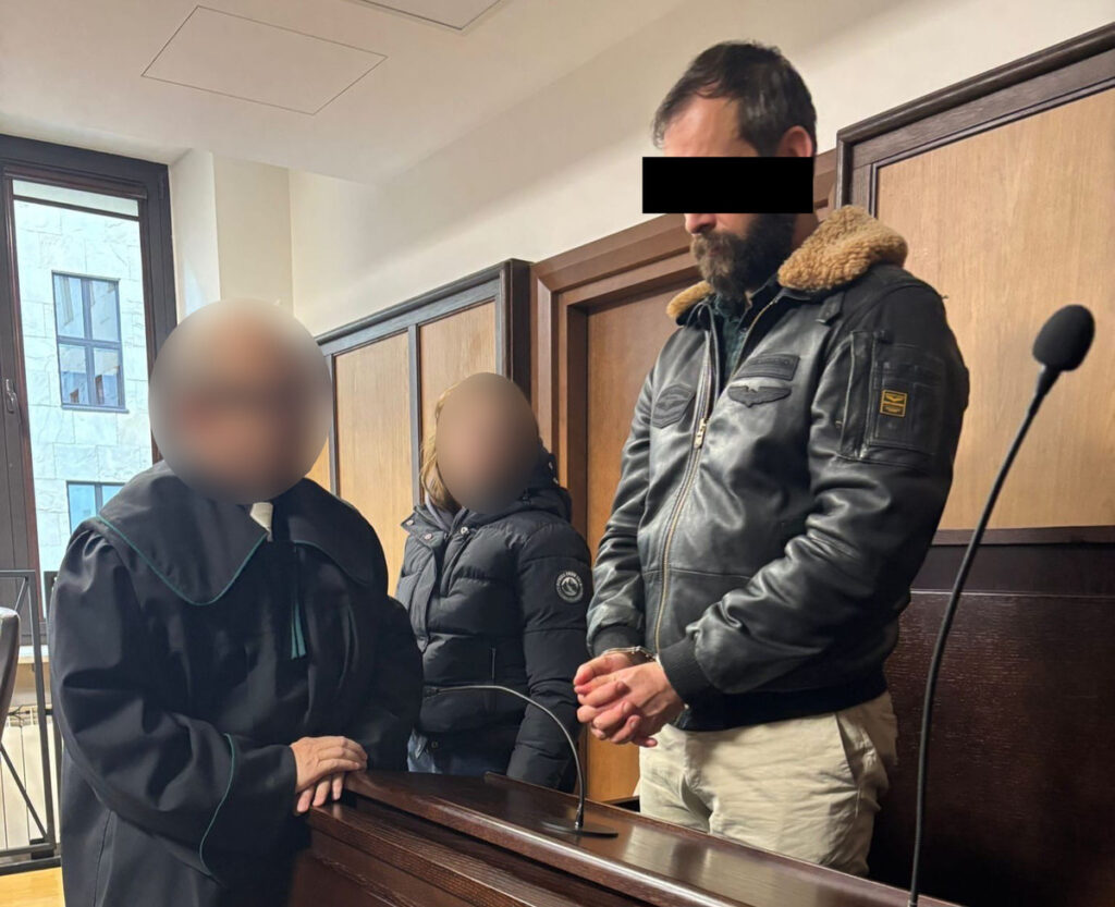 polonya kolluk kuvvetlerinden veya adaletten saklanan kisileri hedef alan ulke capinda polis operasyonlari 1725 kisi gozaltina alindi 24899