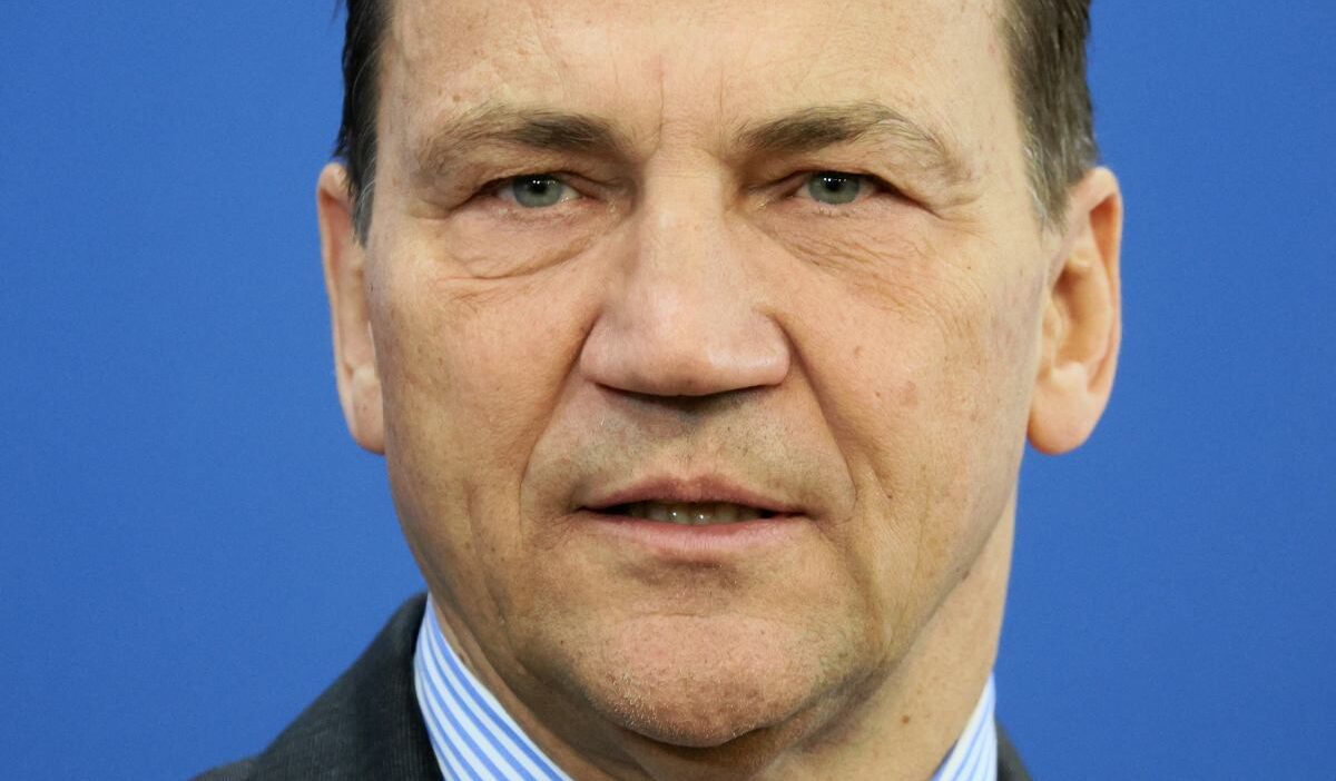 Polonya rusya ile diplomatik iliskilerini kesmeli mi polonyalilar evet diyor 26654