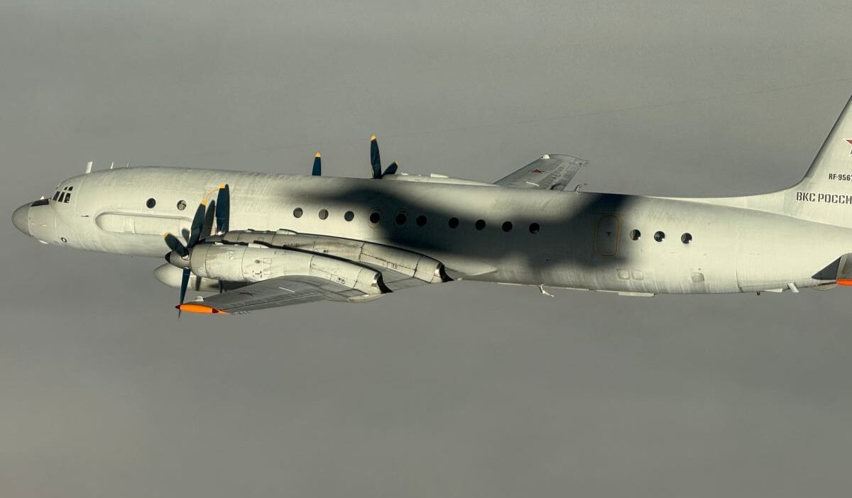 Polonya savas ucaklari baltik denizi uzerinde hareket halinde rus ucaklarinin onunu kestiler 26711