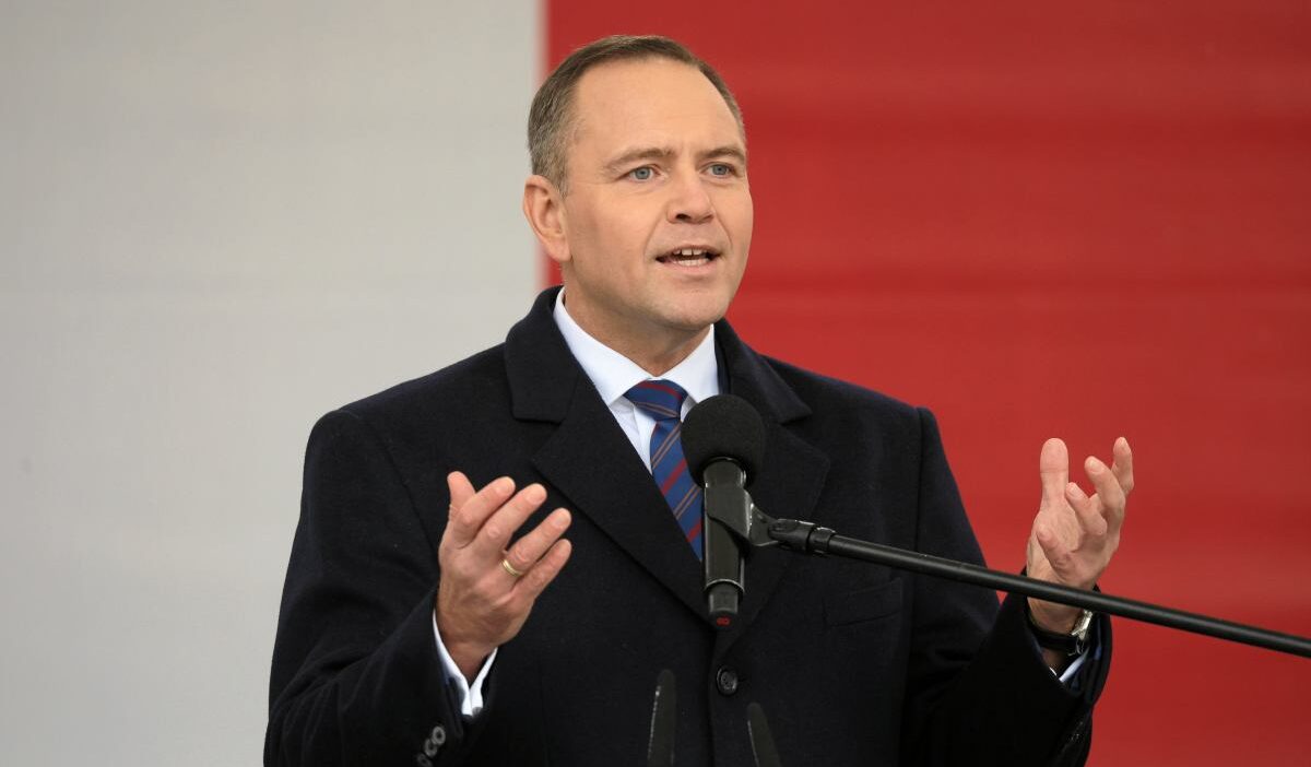 Polonyalilar nawrocki nin son tartismali kararlarini degerlendirdi neredeyse yarisi karar verdi sondage 23704