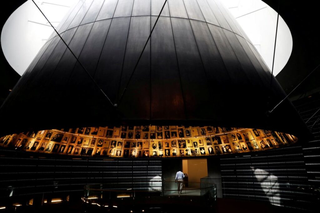 polonyalilar ofkelendi yad vashem tarihcisi ozur dilenecek bir sey yok 25471