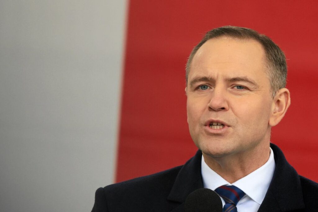 polonyalilarin hepsi baskanin bu yetkiye sahip olmasini istemiyor bir anket var 21766