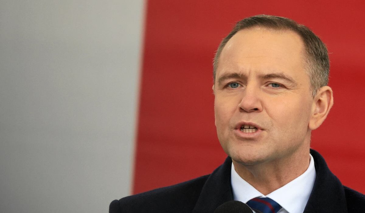 Polonyalilarin hepsi baskanin bu yetkiye sahip olmasini istemiyor bir anket var 21766