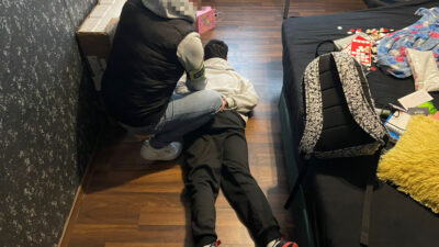 Praga północ'tan operatörler bir grup dolandırıcıyı gözaltına aldı - yedi yabancı geçici olarak tutuklandı 2 Praga p noc tan operatorler bir grup dolandiriciyi gozaltina aldi yedi yabanci gecici olarak tutuklandi 25719