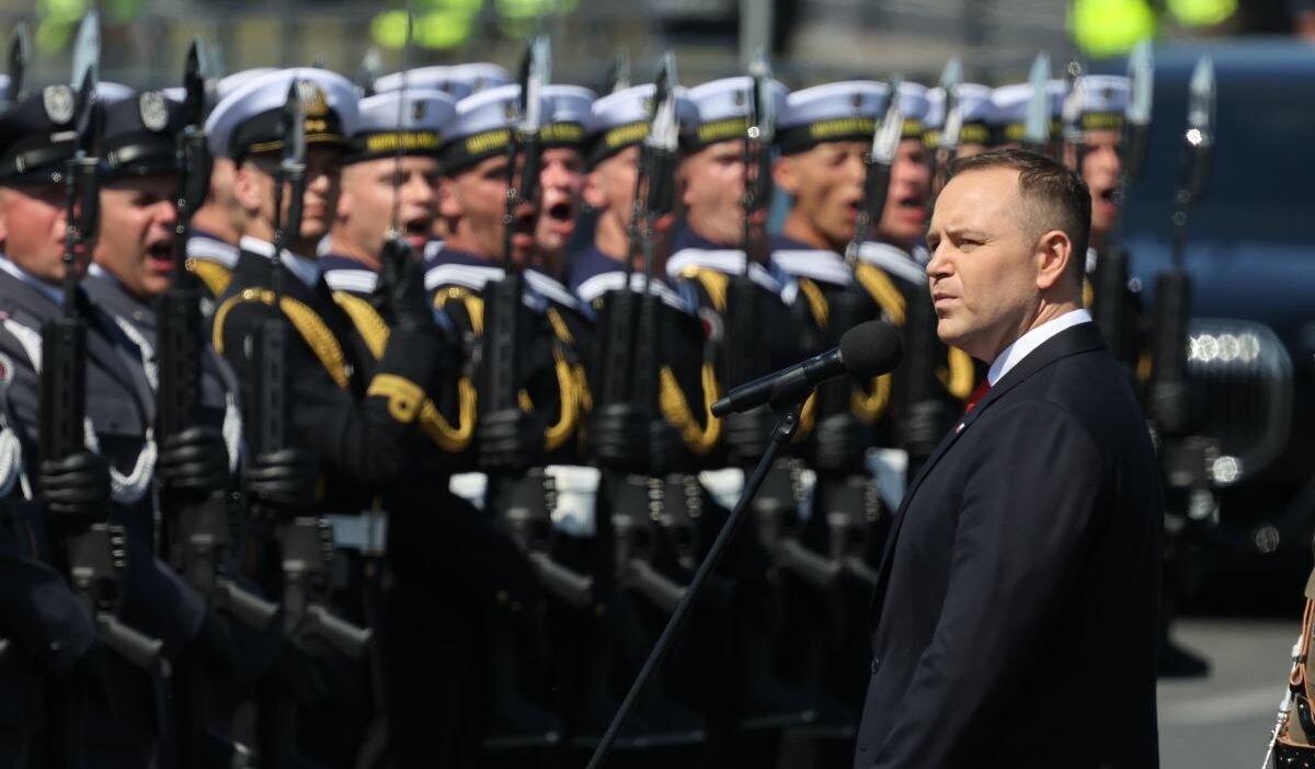 Randevular 11 kasim dan hemen once gerceklesti tartismanin perde arkasinda saray baskan in onu kesildi 22003