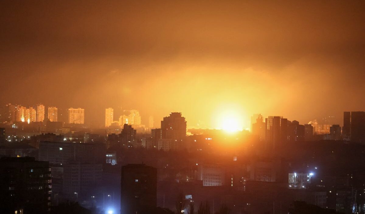 Rusya dan kiev e buyuk saldiri balistik fuzeler ve insansiz hava araclari kullanildi ukraynalilar karsilik verdi 23069