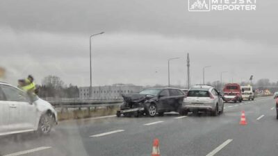 S2 guzergahinda uc arac carpisti trafik sikisikligi 10 kilometreden daha uzun 23692