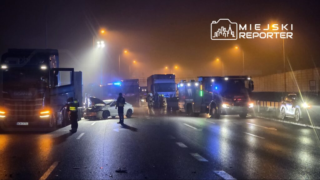 S2 yolunda 9 aracin karistigi trafik kazasi dort cocuk saglik gorevlilerinin gozetiminde yol kapandi 26763